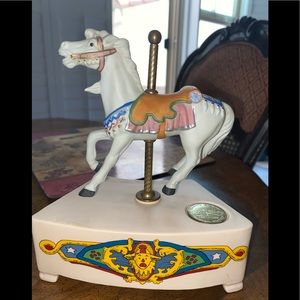 Rare vintage carousel 🎠 Musical decor